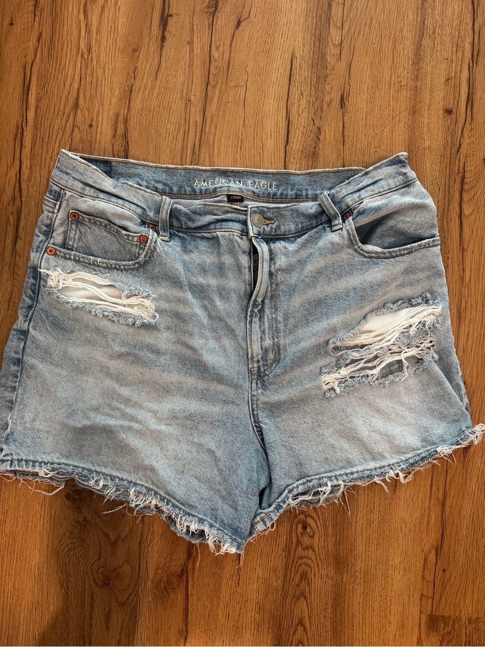 American Eagle highest rise 90s boyfriend short